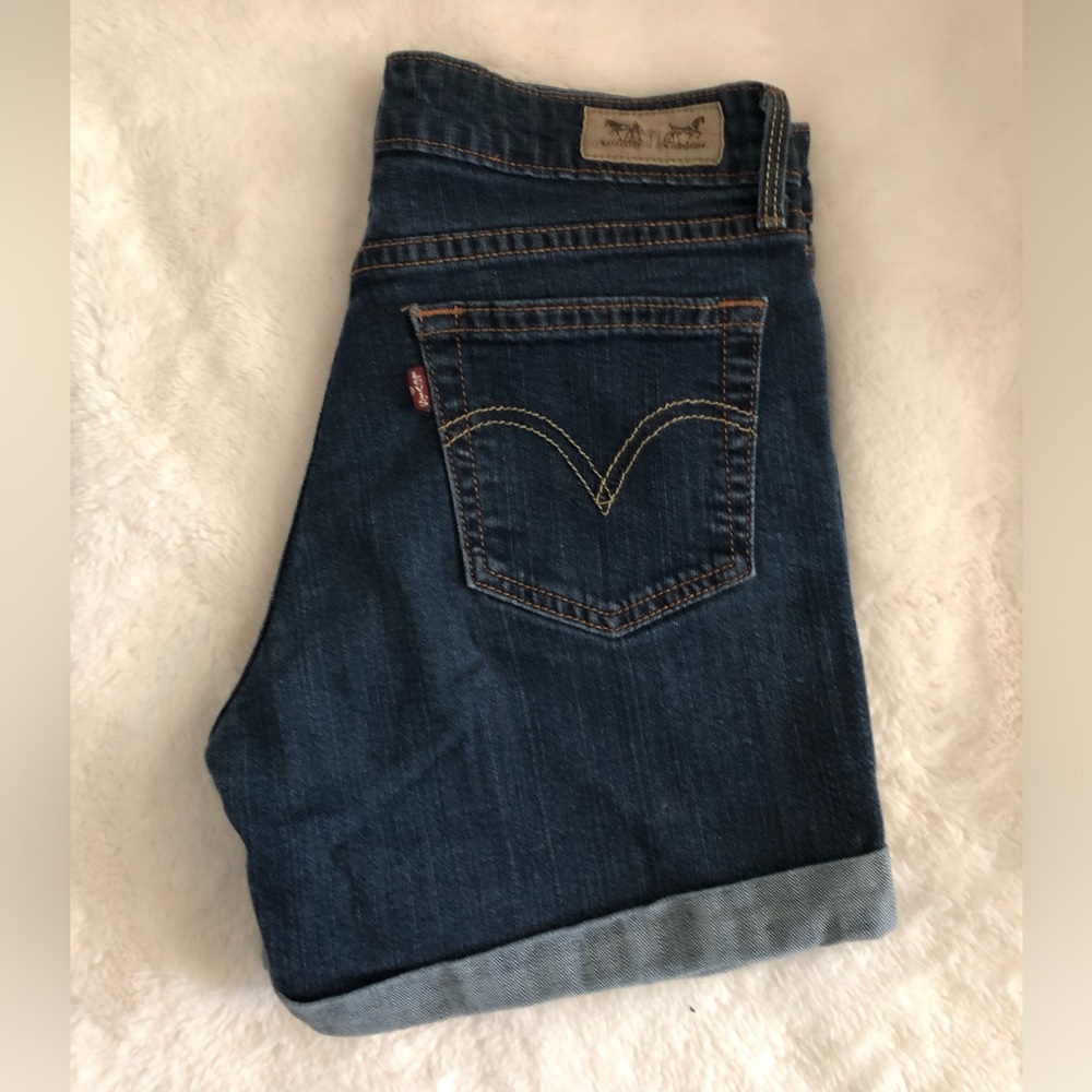 Levi’s shorts, size 27
